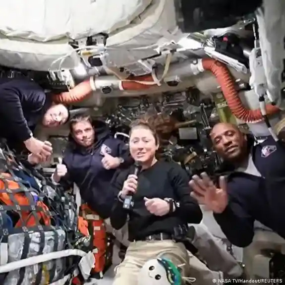 Artemis II vuelve a la Tierra tras un viaje “surrealista y profundo”