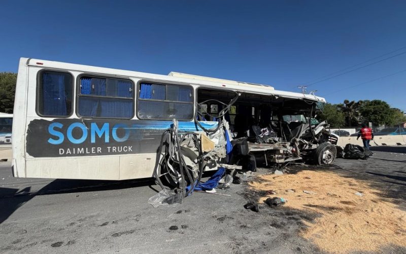 Brutal choque en La Encantada deja nueve trabajadores graves