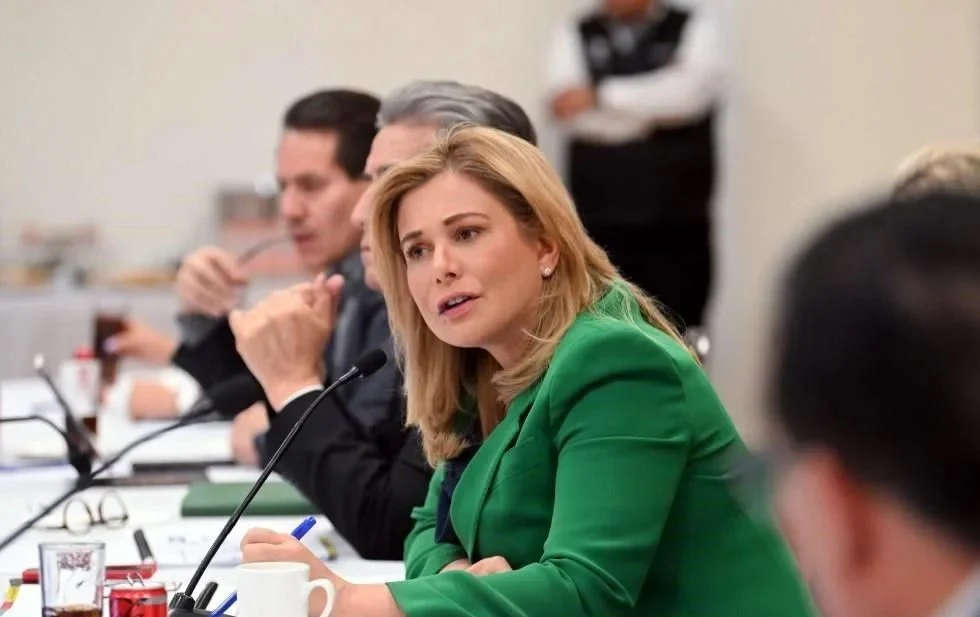 Tras reclamo, Campos ofrece mejor comunicación con Gobierno