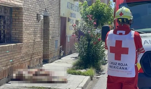 Ignora dolor de pecho y muere al salir de casa