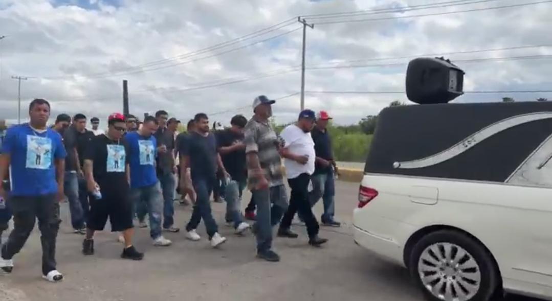 Repatrian y sepultan a joven asesinado en EU
