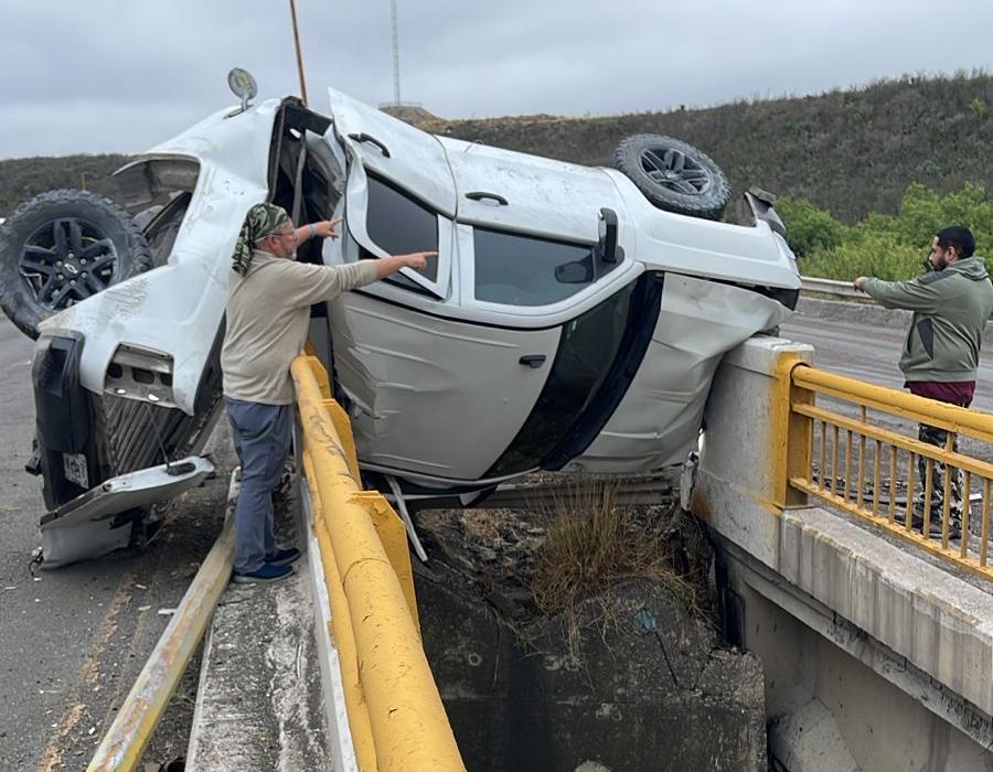 QUEDA PRENSADO EN PUENTE LOS GEMELOS   
