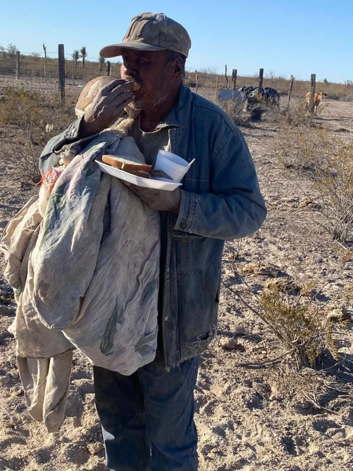 Buscan a familia de hombre extraviado