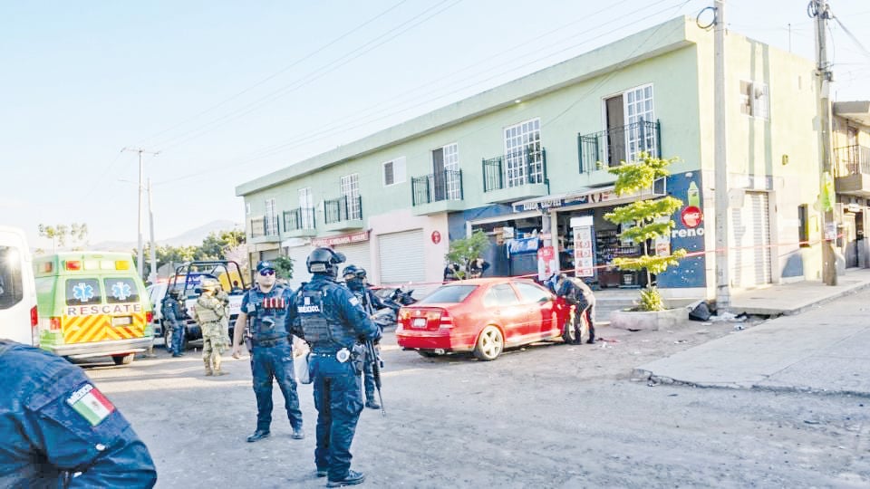 Mueren 4 tras ataque armado en minisúper de Michoacán