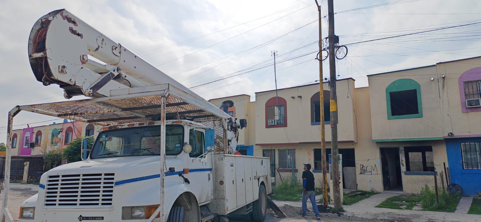 FORTALECEN ALUMBRADO EN LA COLONIA MISIONES