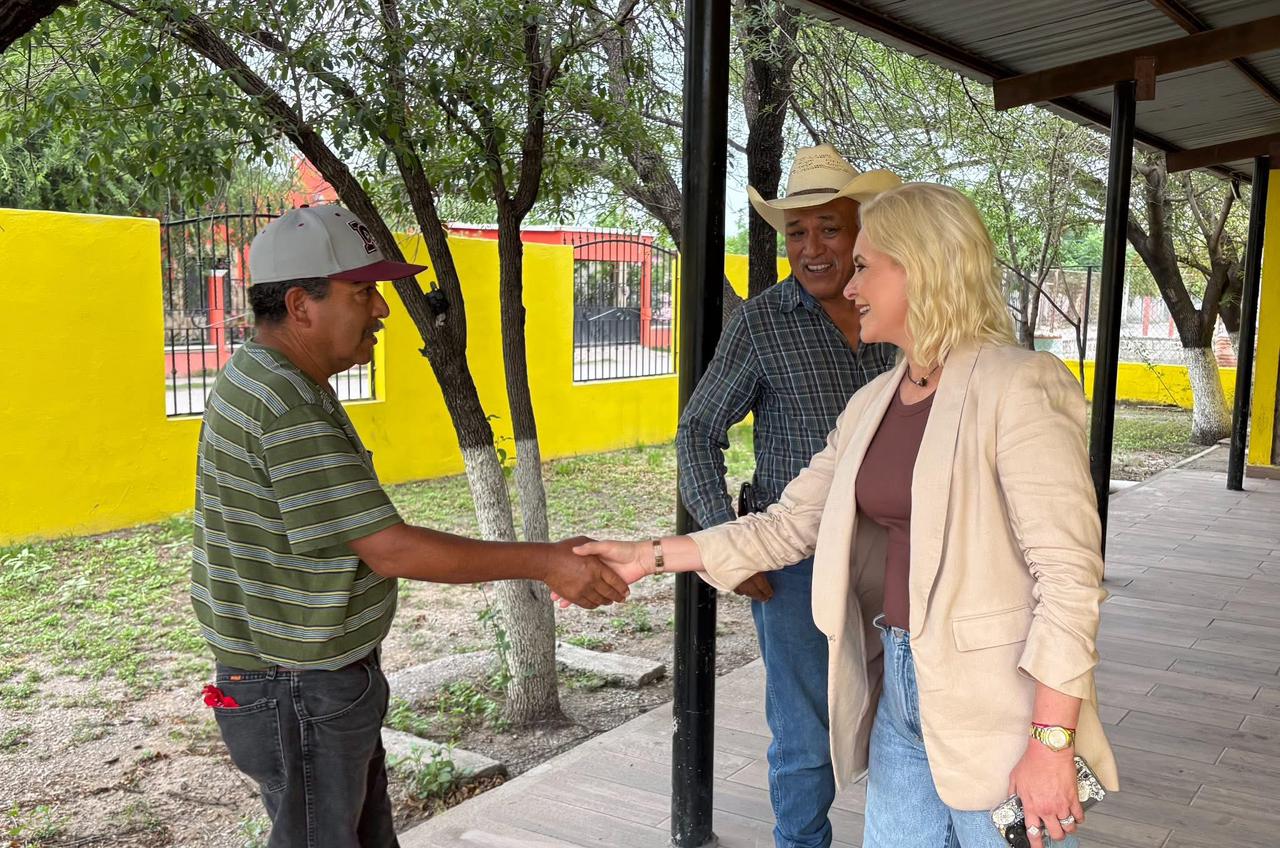 Atiende Laura acceso al agua en Ejido La Cuchilla