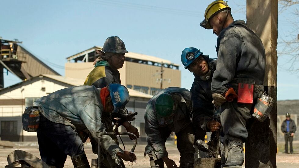 Recuperan rescatistas otro minero en Pasta de Conchos