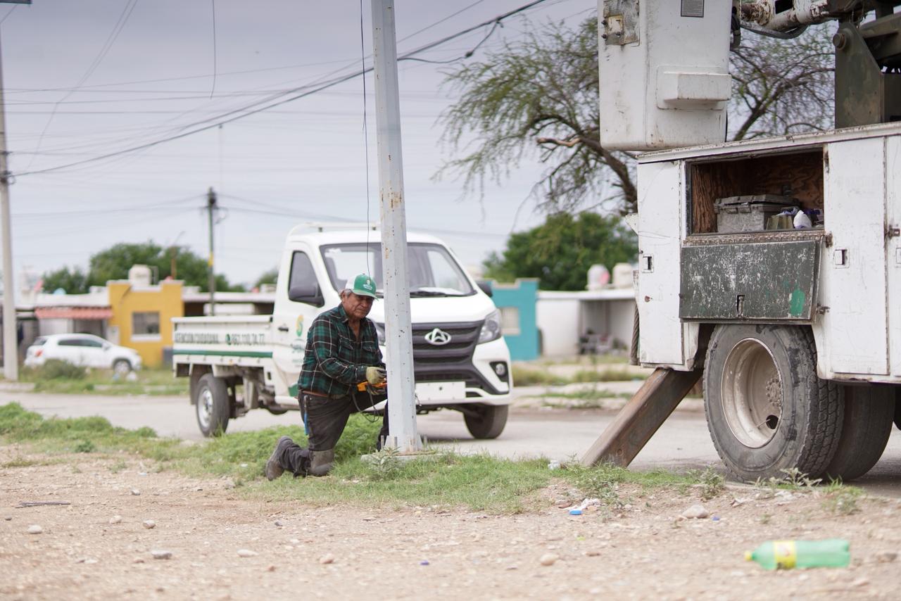 REALIZA CHANO DÍAZ ACCIONES DE MANTENIMIENTO URBANO EN DISTINTOS SECTORES DE SABINAS