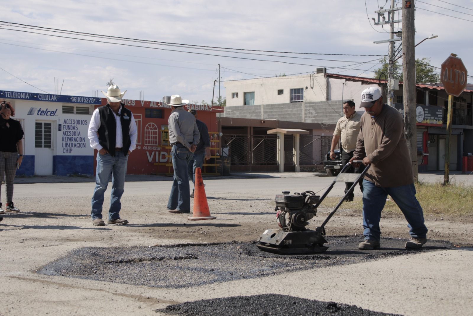 INTENSIFICA EL BACHEO CHANO DÍAZ EN SABINAS