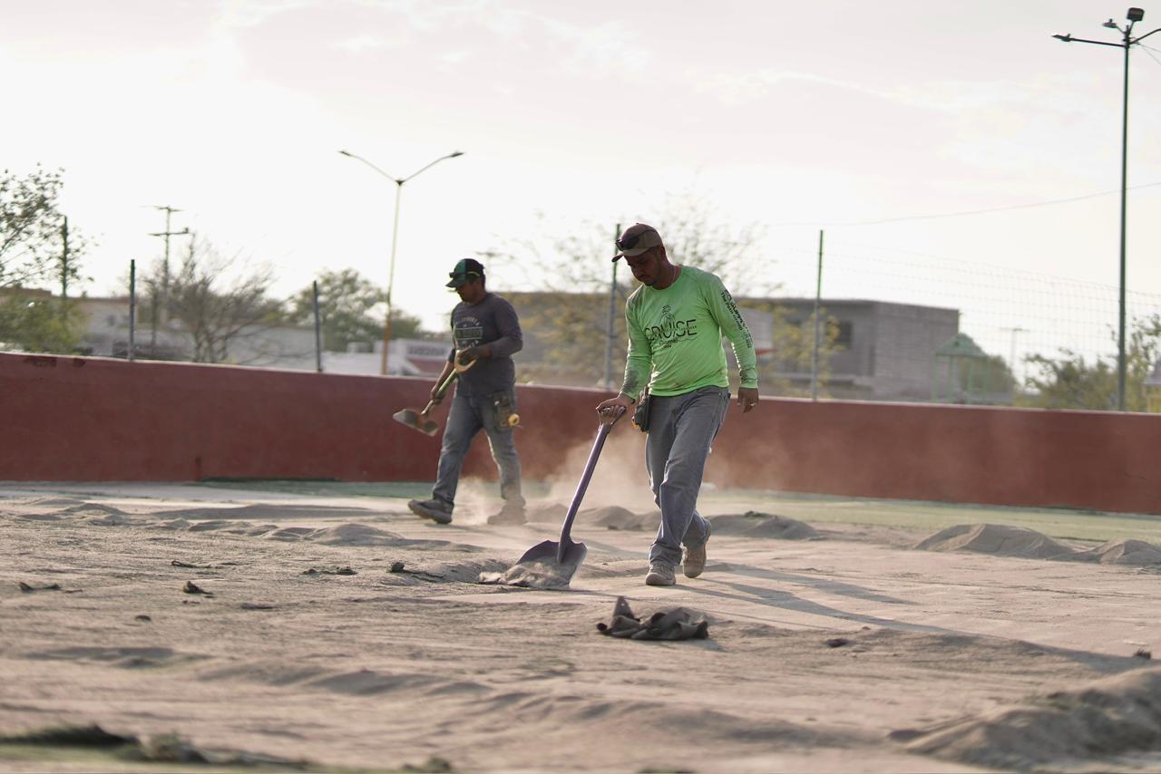 Cumple Chano Díaz a la colonia La Joya