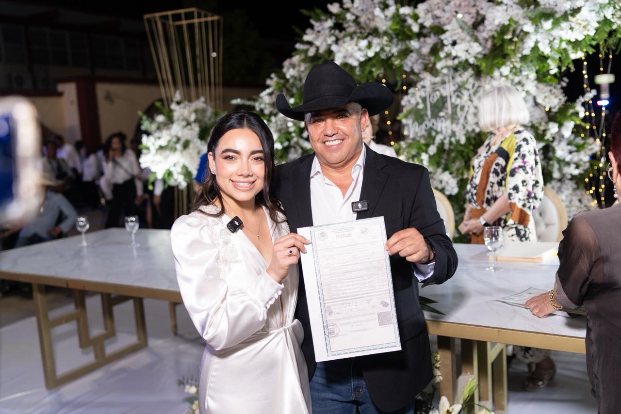 SE CASA CHANO DÍAZ EN LAS BODAS COMUNITARIAS