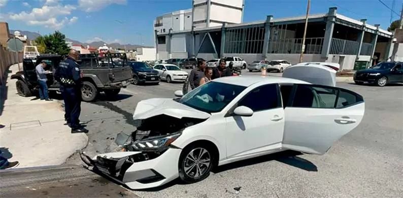 Sufre accidente vial en Saltillo, Tereso Medina