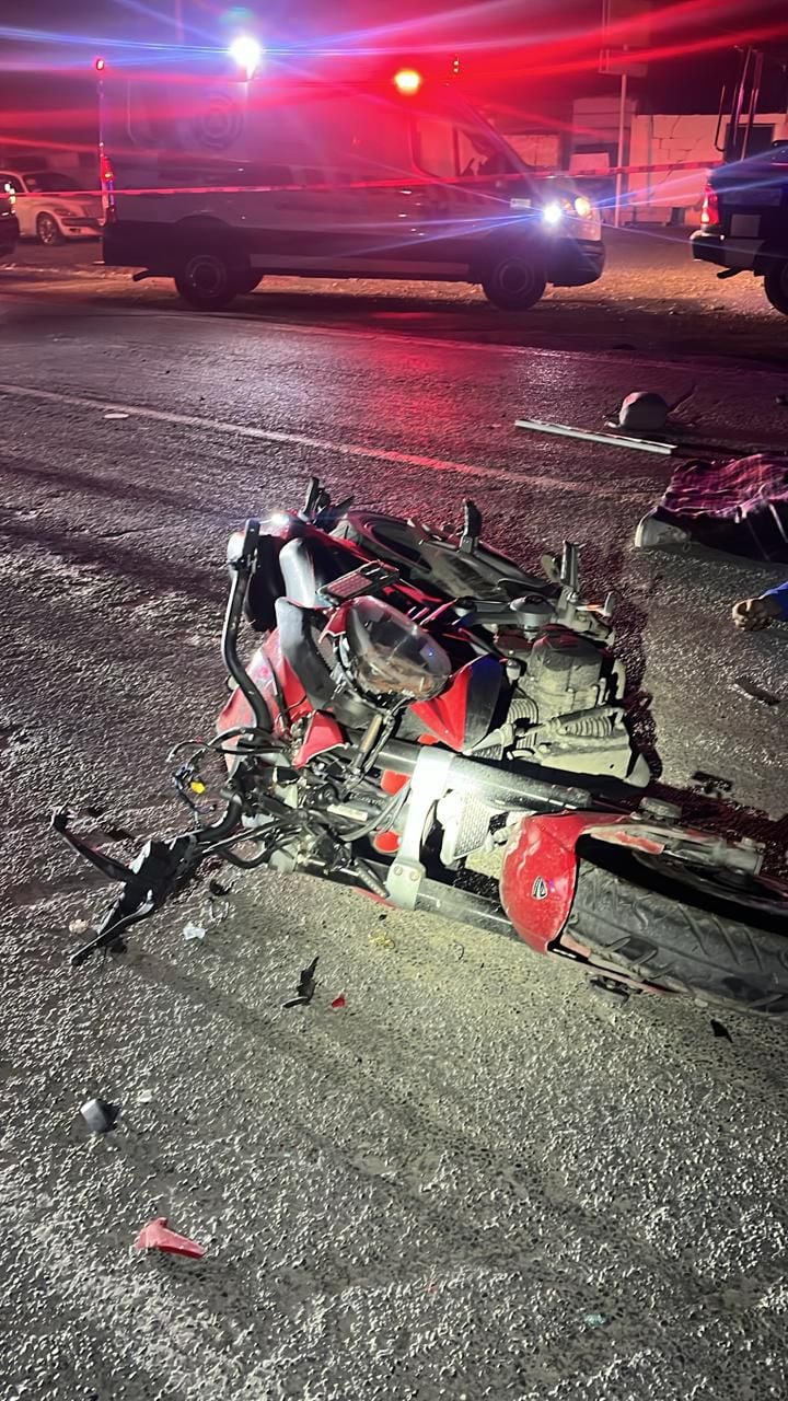 TRAGEDIA EN CARRETERA: JOVEN PAREJA PIERDE LA VIDA TRAS APARATOSO ACCIDENTE; RESPONSABLE HABRÍA HUIDO