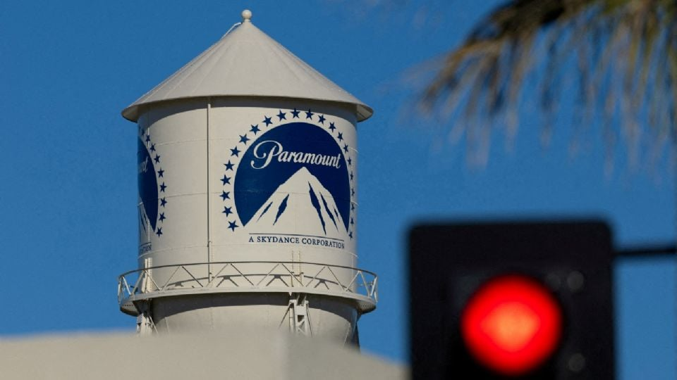 Presidente de Paramount deja el cargo tras demanda por violar normas de la Comisión de Bolsa y Valores de EU