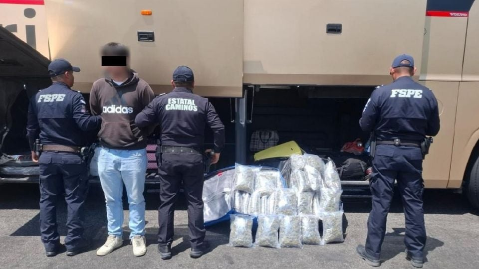 Aseguran más de 23 mil dosis de dr*gas en dos maletas al interior de un autobús en Guanajuato
