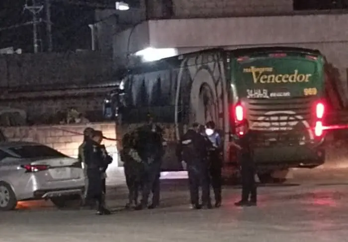 Ejecut4n a hombre a bordo de un autobús tras salir del Cereso de Jaltocán