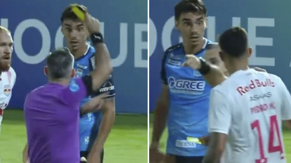Increíble: futbolista comete dos faltas en una misma jugada, recibe doble amonestación y es expulsado