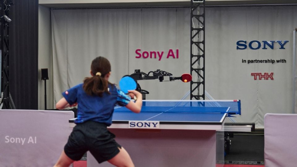Un robot controlado con inteligencia artificial derrota en ping-pong a jugadores humanos de nivel profesional