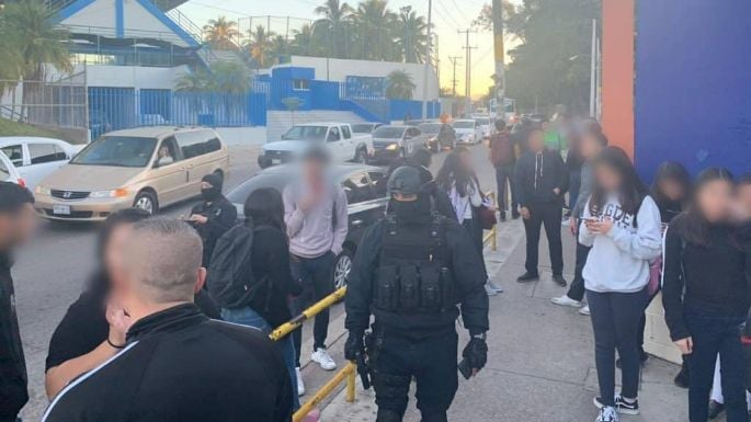 Evacuan preparatoria en Sinaloa tras amenaza de bomb4 y tirote0