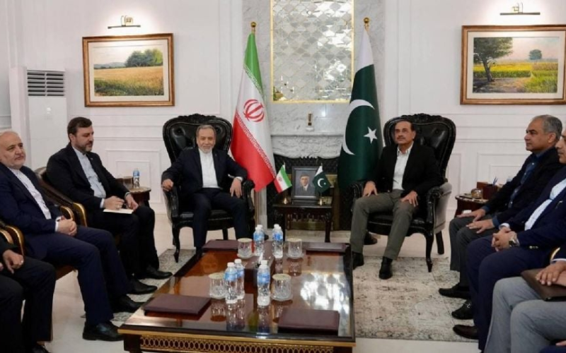 Ministro de Exteriores de Irán sostiene negociaciones con Pakistán, pero evita encuentro con representantes de EU