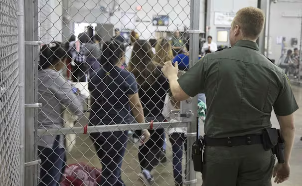 ICE detiene de nuevo a familia egipcia después de que un juez ordenó su libertad; “deportación es inminente”, dice su abogado