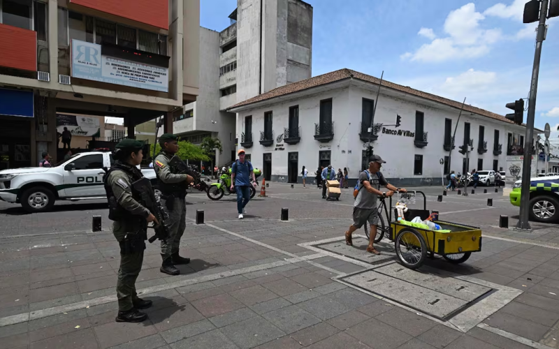 Atentado con bomba deja 7 mu3rtos en Colombia; ataque ocurre en medio de ola de violencia