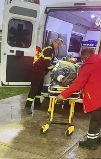 Hiere a su esposo tras encontrarle mensajes